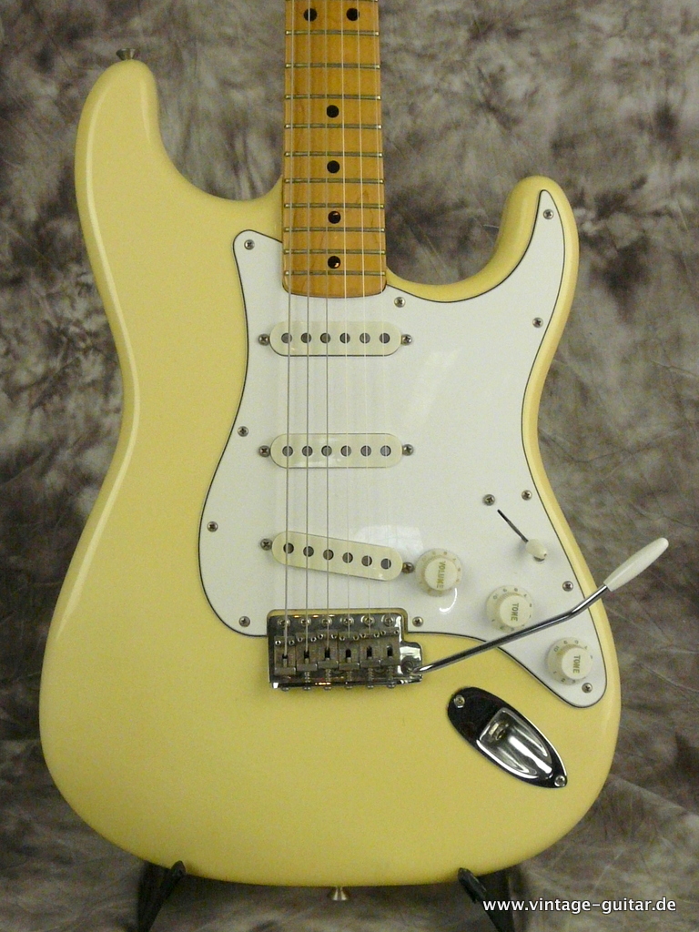Fender-stratocaster-1974-olympic_white-002.JPG