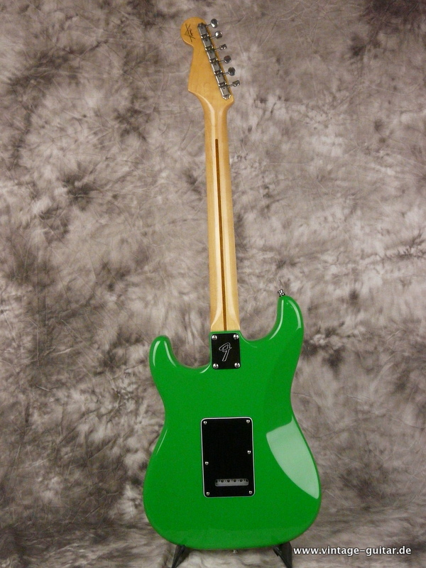 Fender-Stratocaster-Borrussia-custom-made-003.JPG