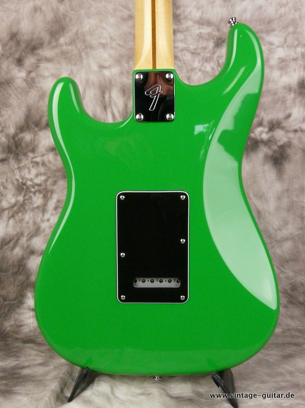 Fender-Stratocaster-Borrussia-custom-made-004.JPG