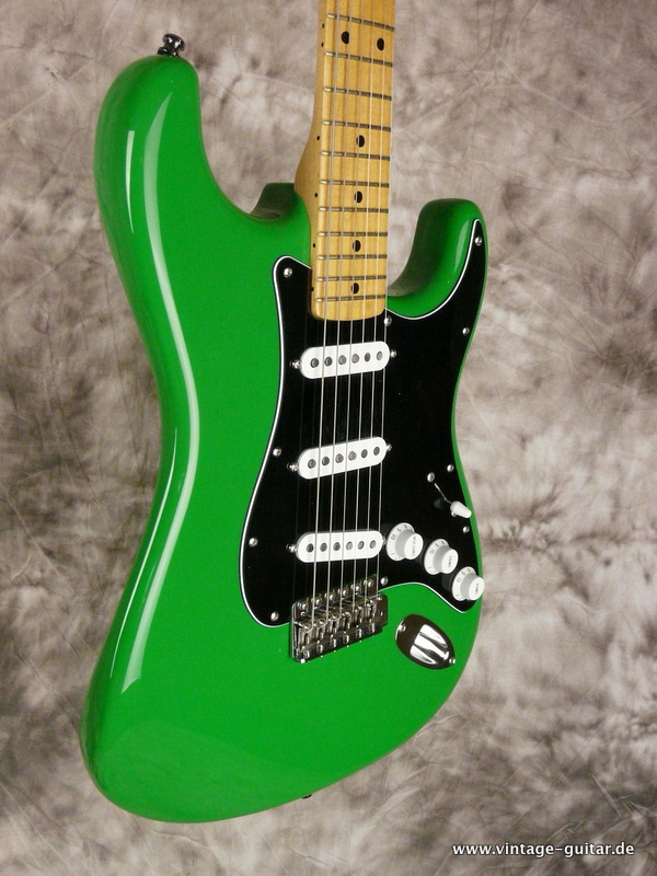 Fender-Stratocaster-Borrussia-custom-made-008.JPG