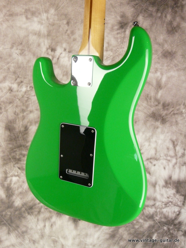 Fender-Stratocaster-Borrussia-custom-made-010.JPG