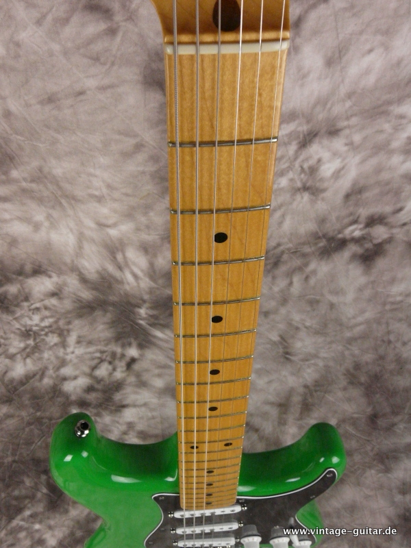 Fender-Stratocaster-Borrussia-custom-made-011.JPG