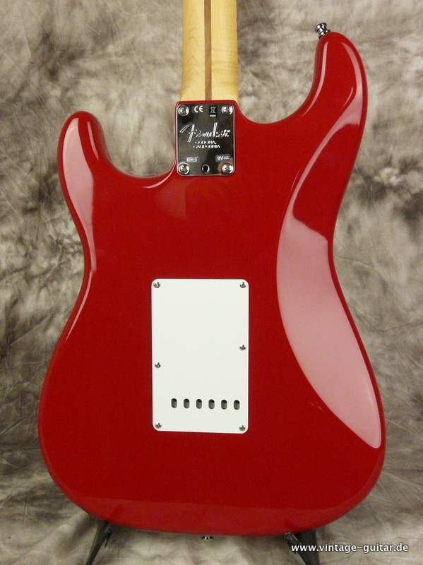 Fender-Stratocaster-Eric-Clapton-Custom-Shop-Torino-Red-2012-004.JPG