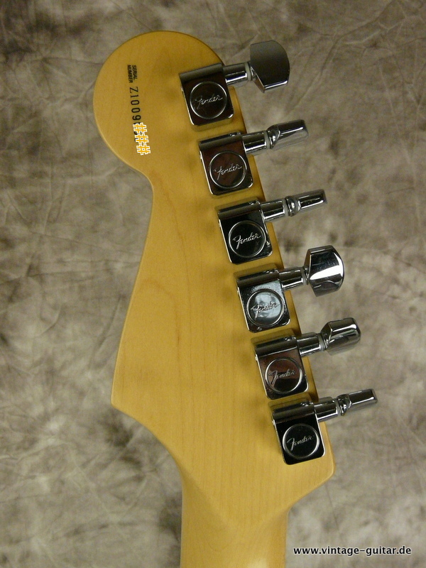 Fender-Stratocaster-US-Standard-hot-rod-red-2000-009.JPG