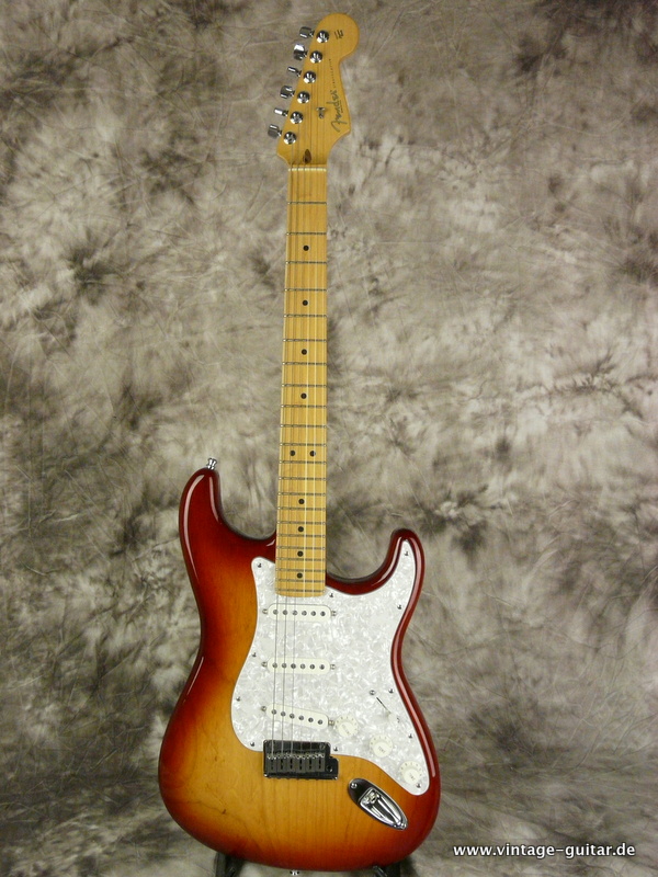 Fender-Stratocaster-US-Standard-sienna-burst-2000-001.JPG