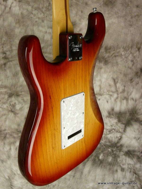Fender-Stratocaster-US-Standard-sienna-burst-2000-005.JPG
