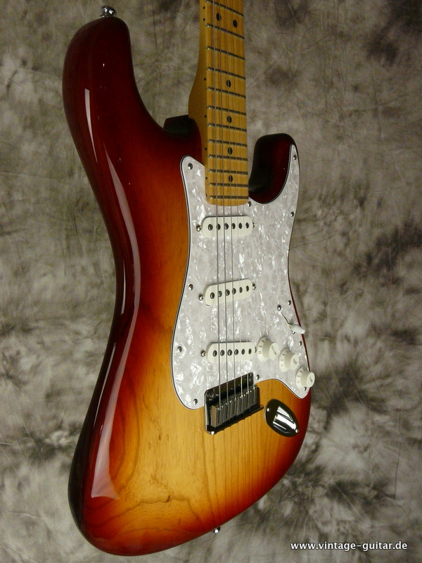 Fender-Stratocaster-US-Standard-sienna-burst-2000-007.JPG