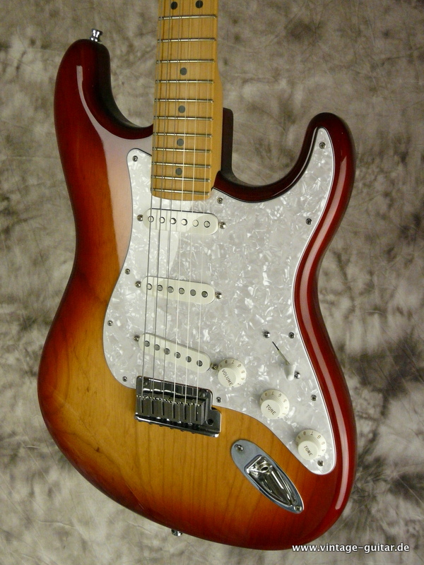 Fender-Stratocaster-US-Standard-sienna-burst-2000-008.JPG