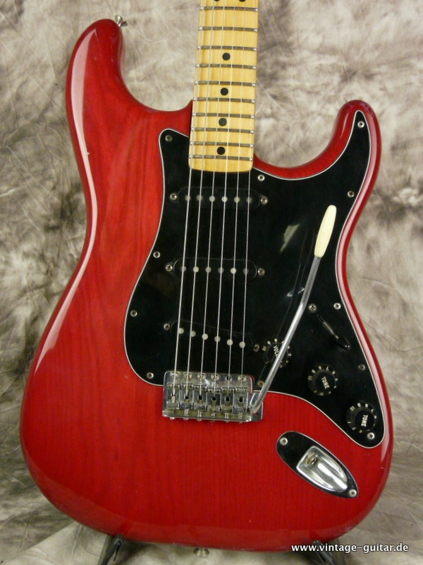 Fender-Stratocaster-1980-winered-002.JPG