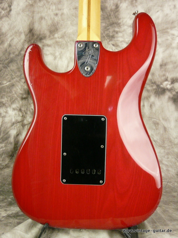 Fender-Stratocaster-1980-winered-004.JPG