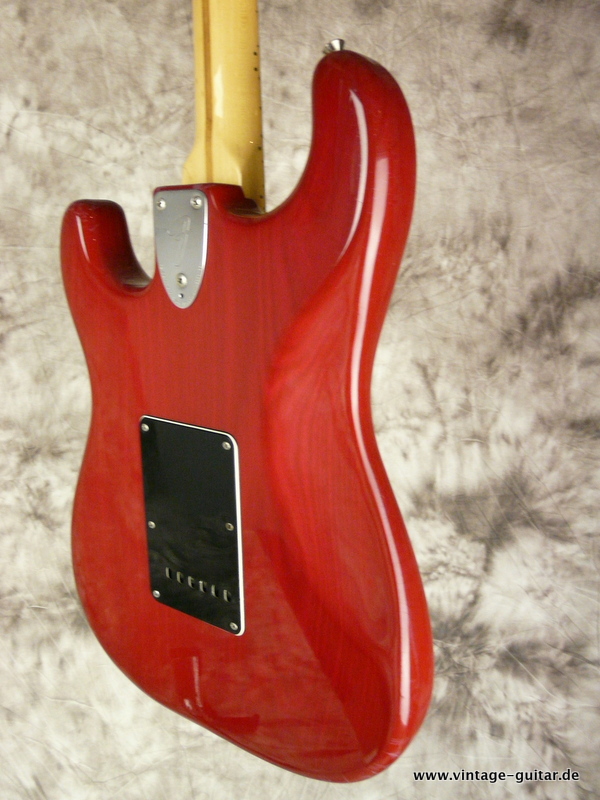 Fender-Stratocaster-1980-winered-013.JPG