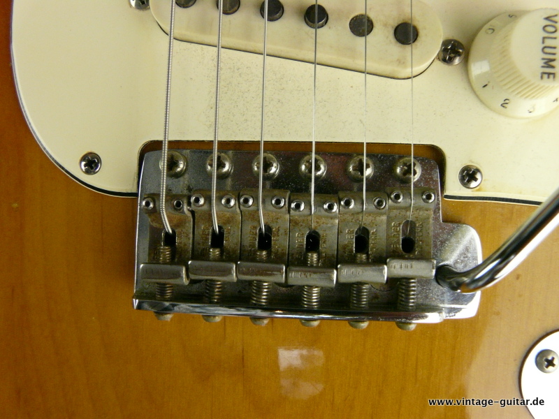 Fender_Stratocaster_1969-sunburst-013.JPG