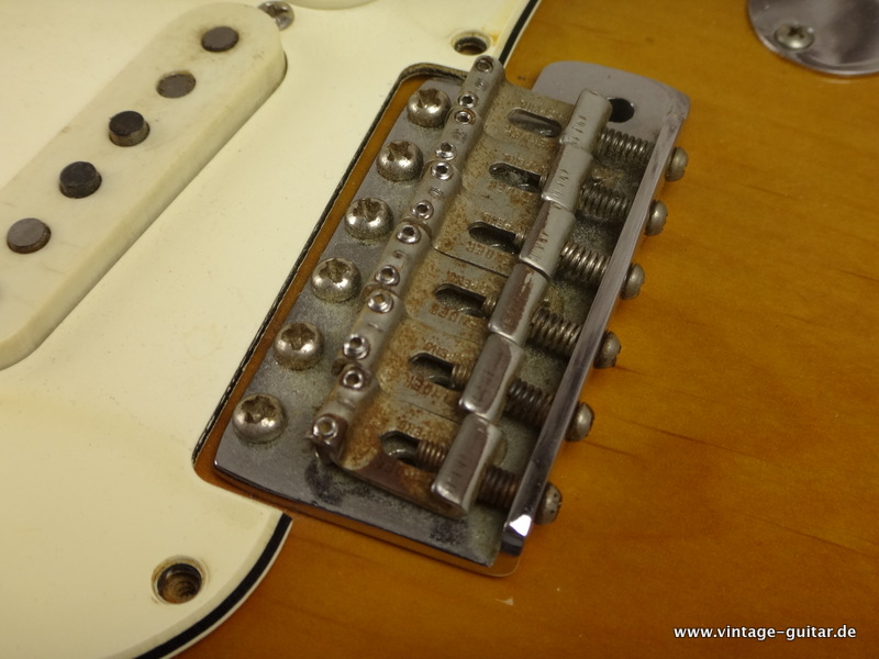 Fender_Stratocaster_1969-sunburst-016.JPG