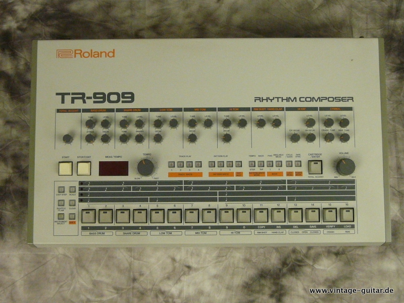 Roland-TR-909-original-1984-001.JPG