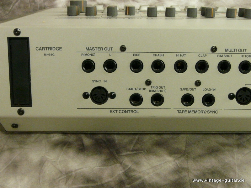 Roland-TR-909-original-1984-004.JPG