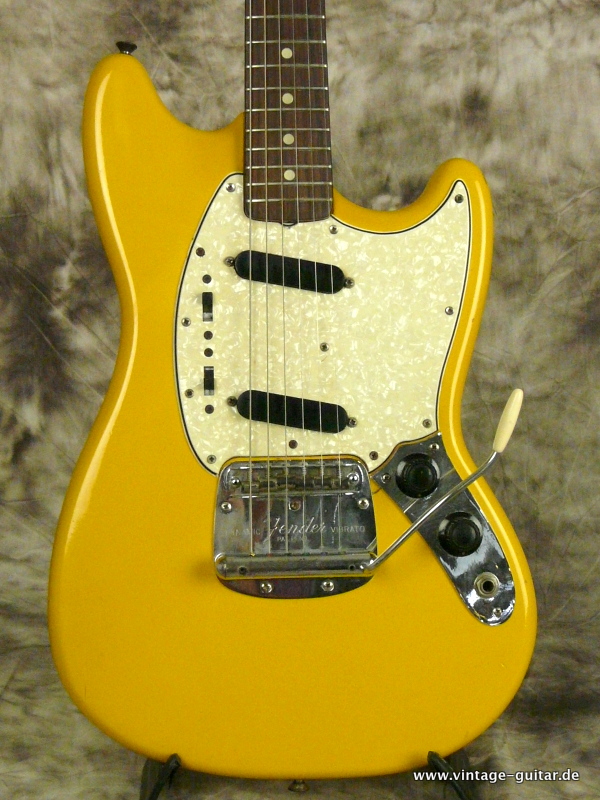 Fender_Mustang-1965-yellow-002.JPG