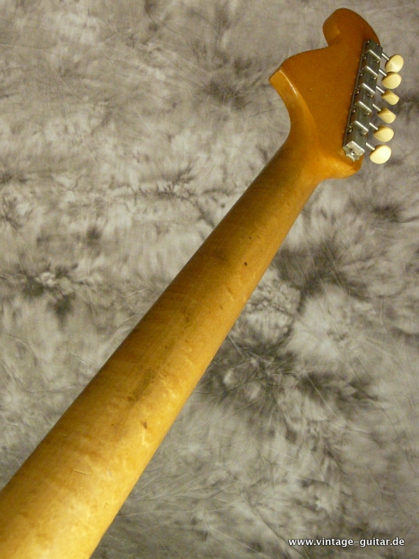 Fender_Mustang-1965-yellow-008.JPG