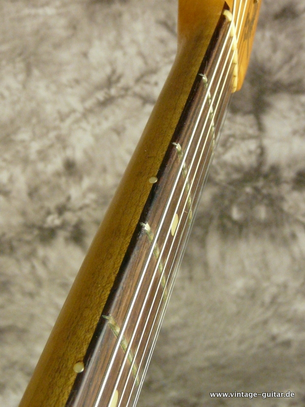 Fender_Mustang-1965-yellow-009.JPG