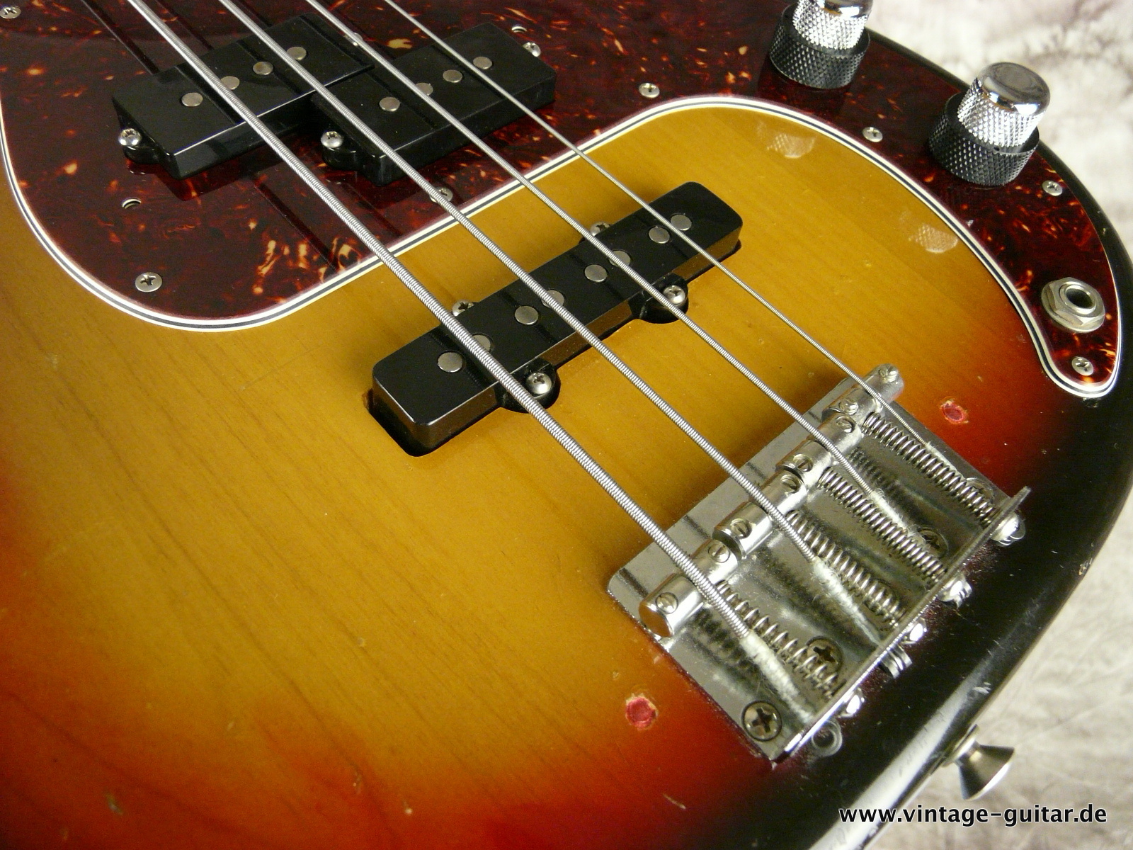 Fender-Precision_Bass-1973-sunburst-J-Bass-Pickup-011.JPG