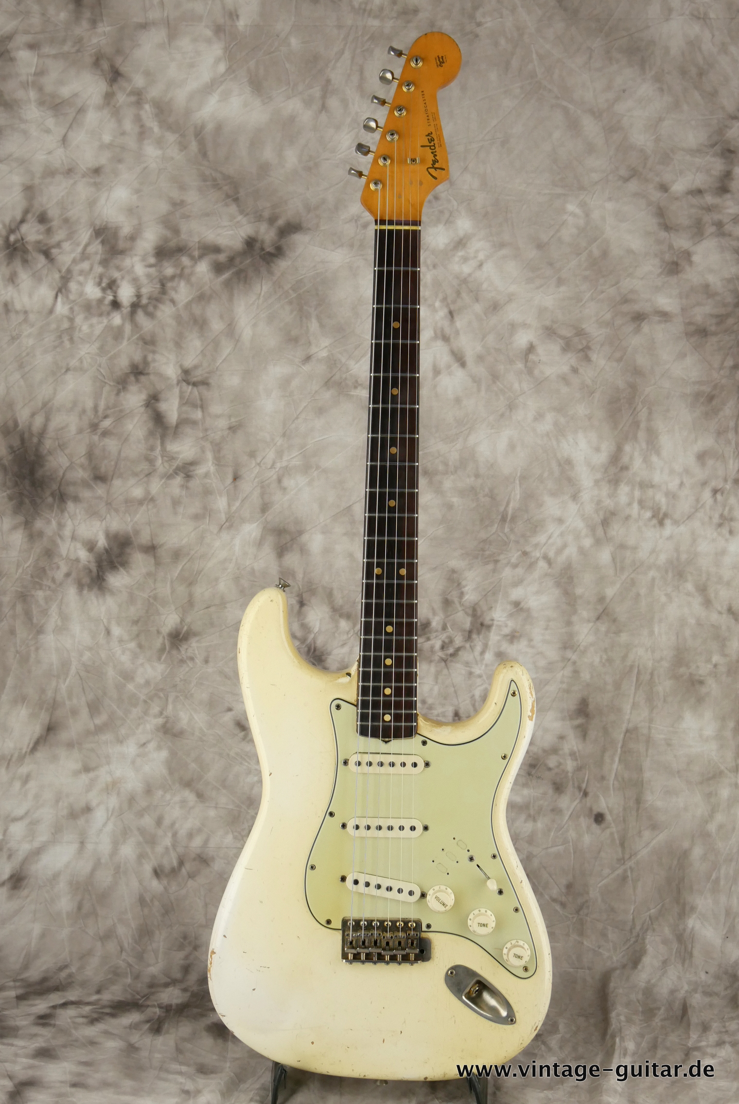 A-Fender-Stratocaster-1964-olympic-white-001.JPG