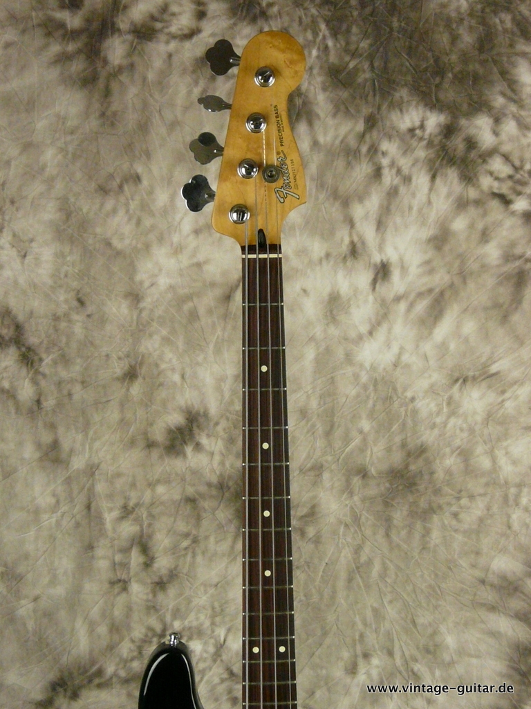 Fender-Precision-Bass-Mexico-black-1995-005.JPG