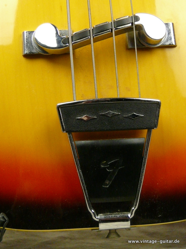 Fender-Coronado-Bass-1967-sunburst-005.JPG
