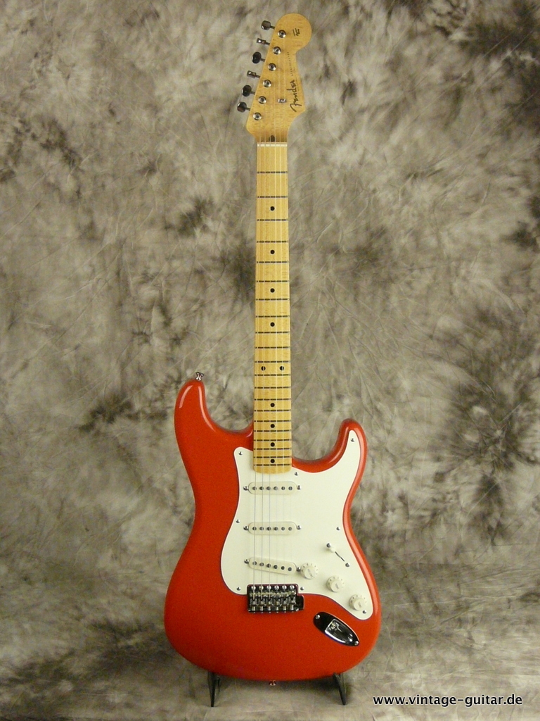 Fender_Stratocaster-2008-fiesta_red-001.JPG