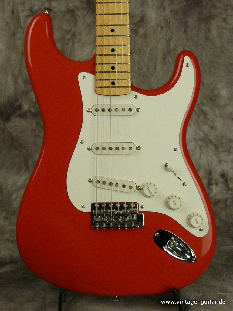 Fender_Stratocaster-2008-fiesta_red-002.JPG