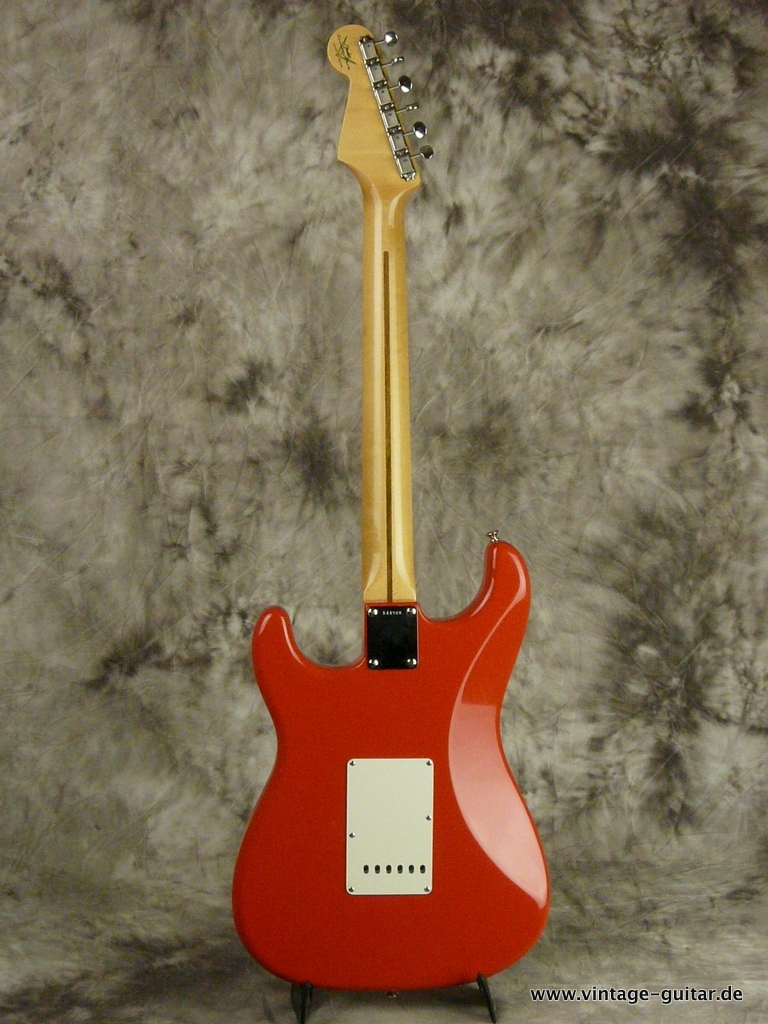 Fender_Stratocaster-2008-fiesta_red-004.JPG
