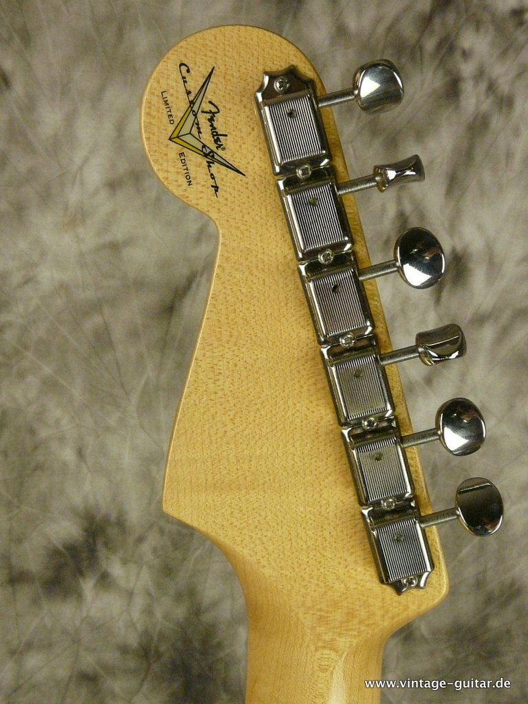 Fender_Stratocaster-2008-fiesta_red-006.JPG
