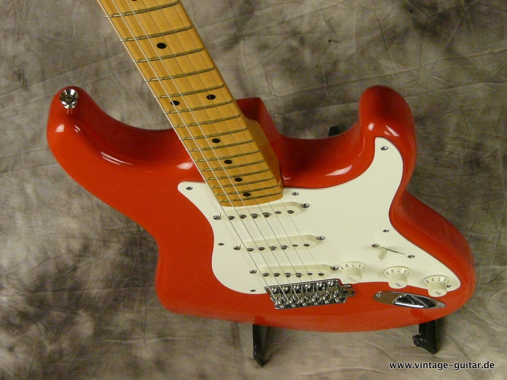 Fender_Stratocaster-2008-fiesta_red-008.JPG