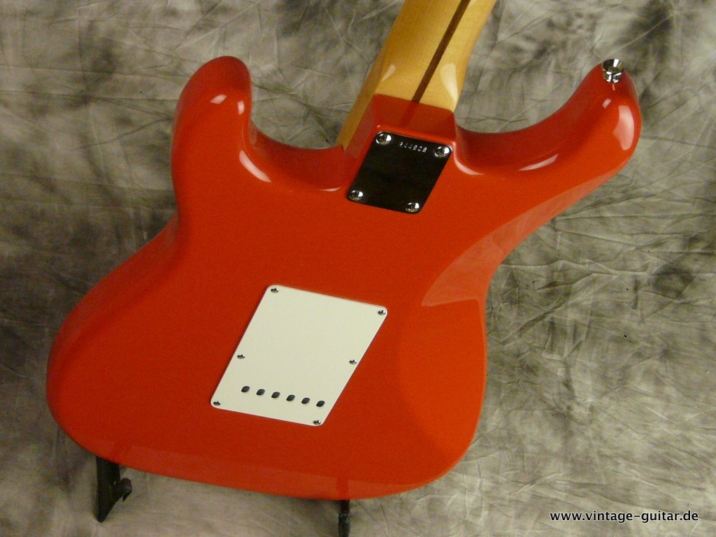 Fender_Stratocaster-2008-fiesta_red-010.JPG