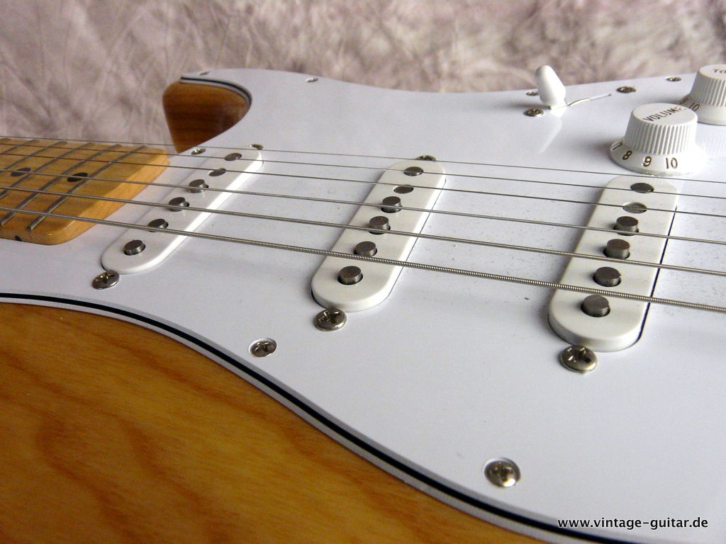 Fender-Stratocaster-70s-Reissue-Mexico-natural-010.JPG