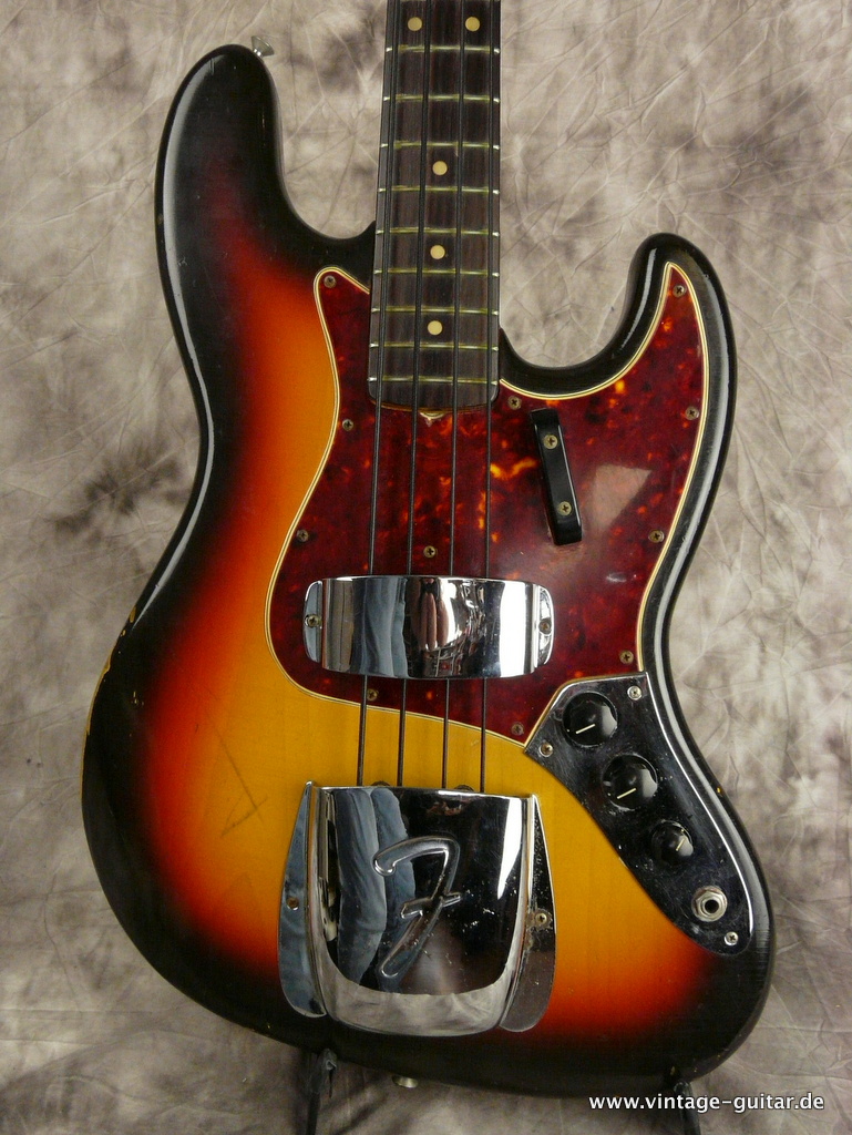 Fender-Jazz-Bass-sunburst-1966-all-original-002.JPG