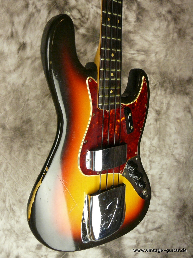 Fender-Jazz-Bass-sunburst-1966-all-original-005.JPG