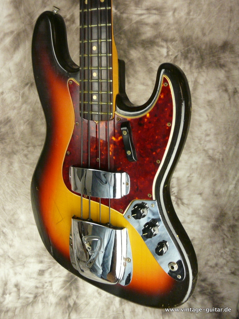 Fender-Jazz-Bass-sunburst-1966-all-original-006.JPG