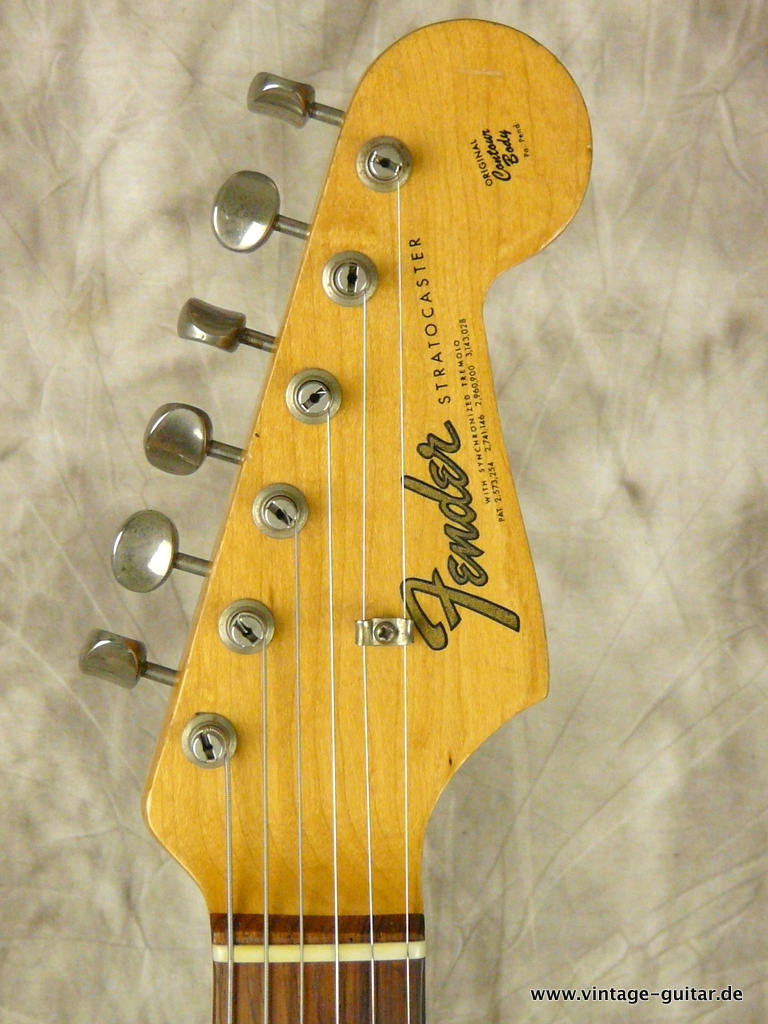 Fender-Stratocaster-1965_sunburst-Hagström-case-003.JPG