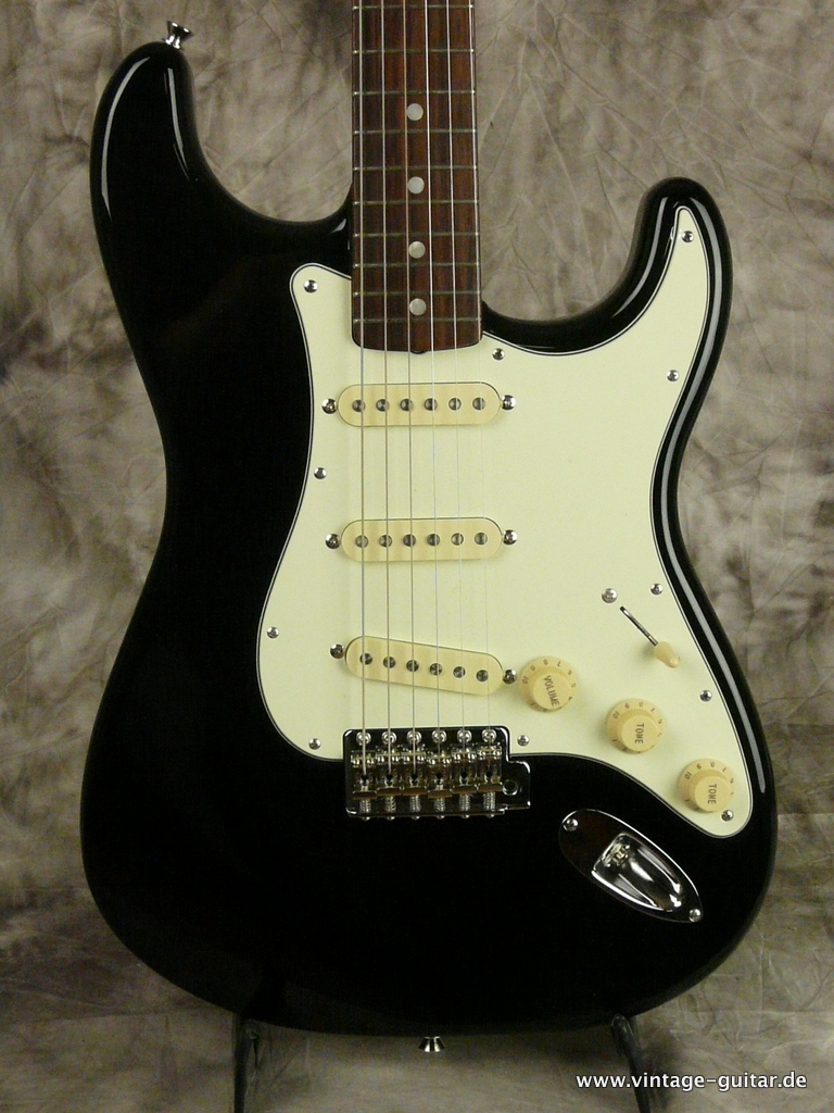 Fender_Stratocaster-Japan-black-Vintage-1965-002.JPG