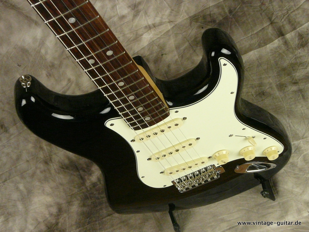 Fender_Stratocaster-Japan-black-Vintage-1965-009.JPG