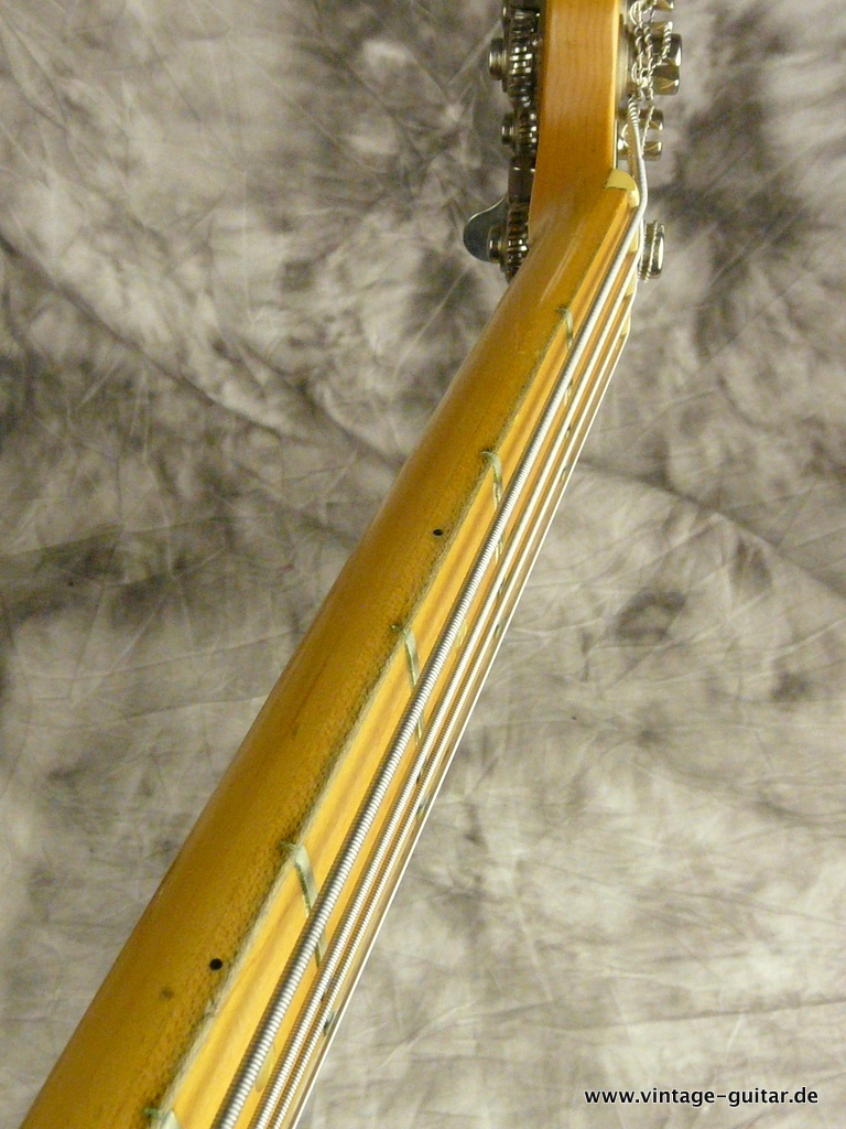 Gibson_the-grabber-1974-1975-natural-008.JPG