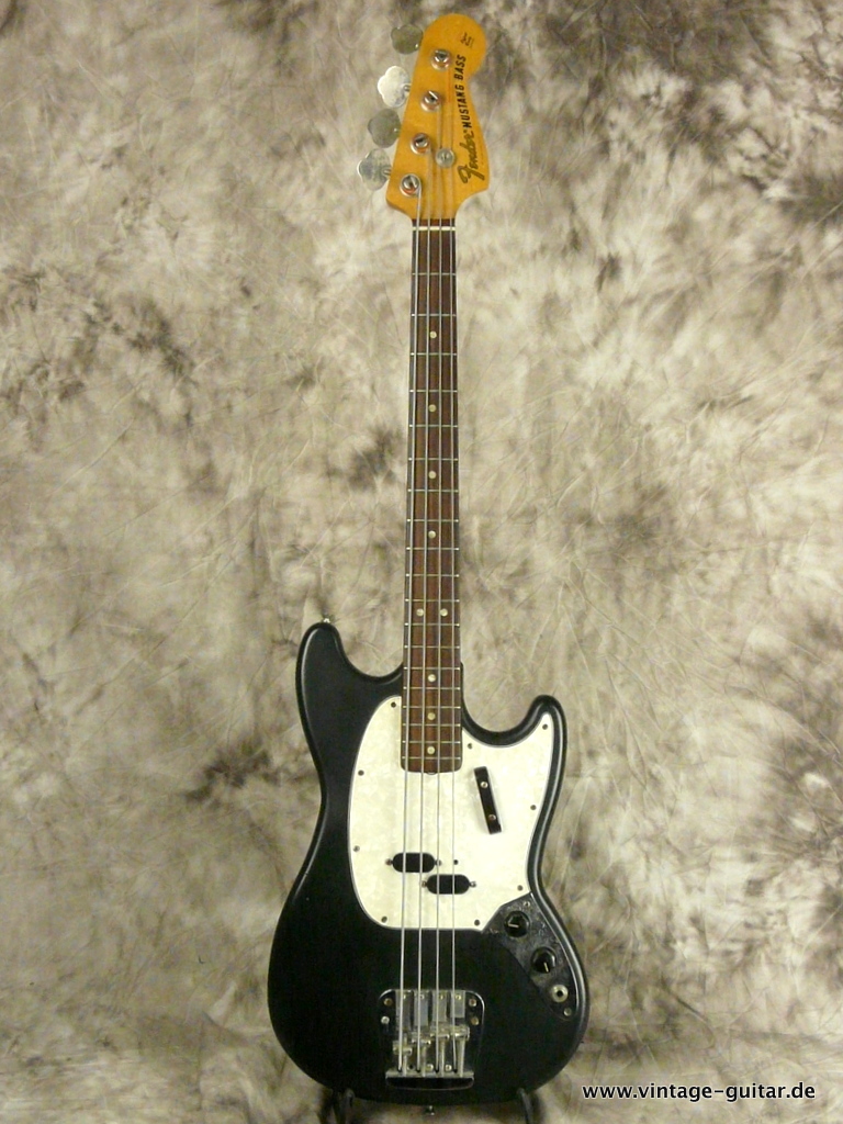 Fender_Mustang_Bass-1973-black-001.JPG
