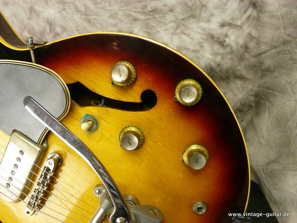 Gibson-ES-330-TD-sunburst-1963-015.JPG