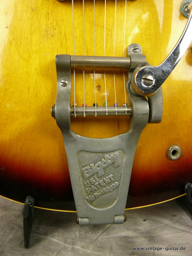 Gibson-ES-330-TD-sunburst-1963-016.JPG