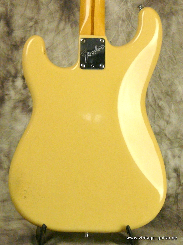 Fender_Stratocaster-1984-Dan_Smith-desert-tan-005.JPG
