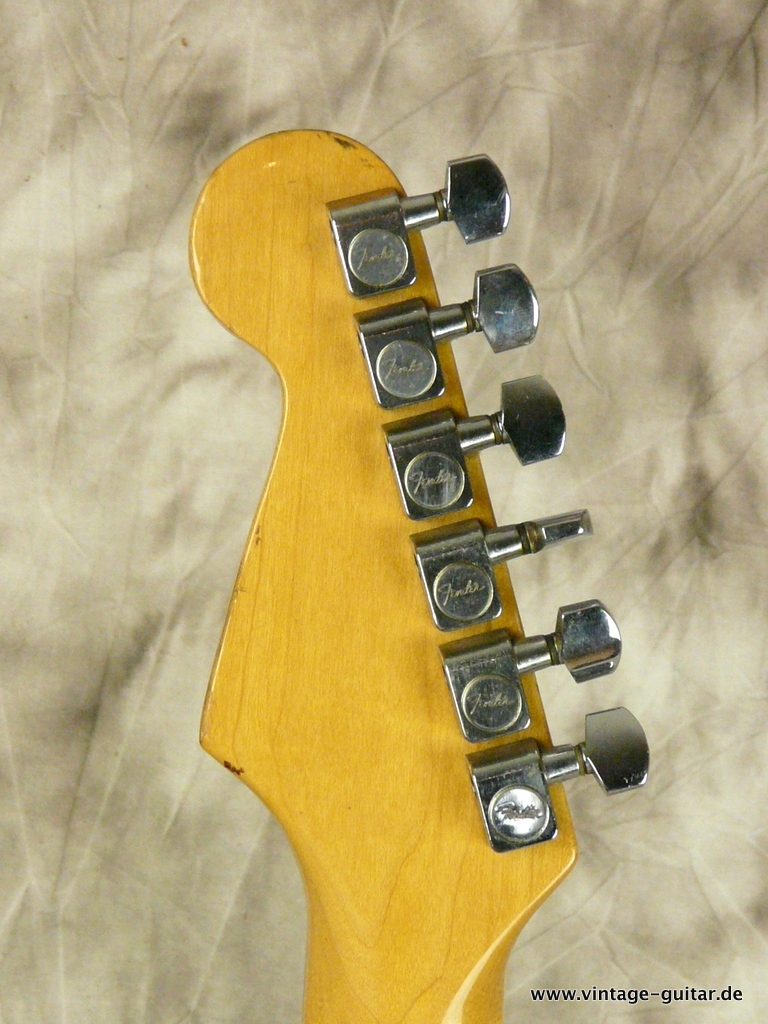 Fender_Stratocaster-1984-Dan_Smith-desert-tan-006.JPG