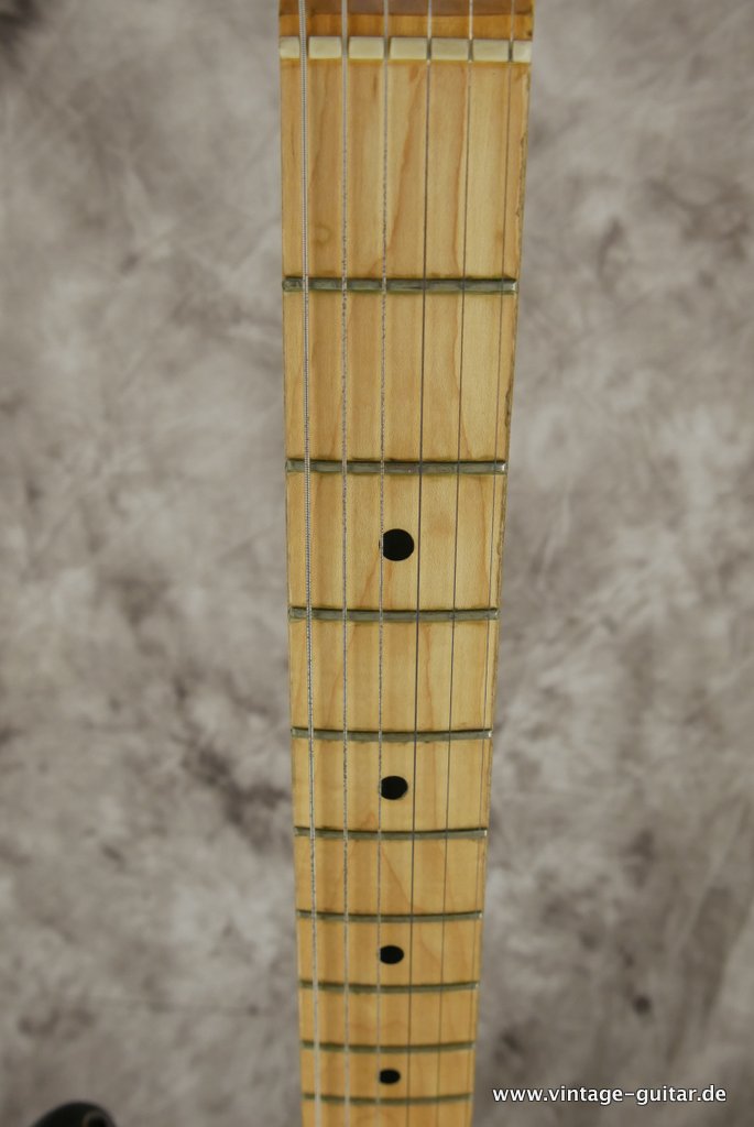 Fender-Stratocaster-1979-black-010.JPG