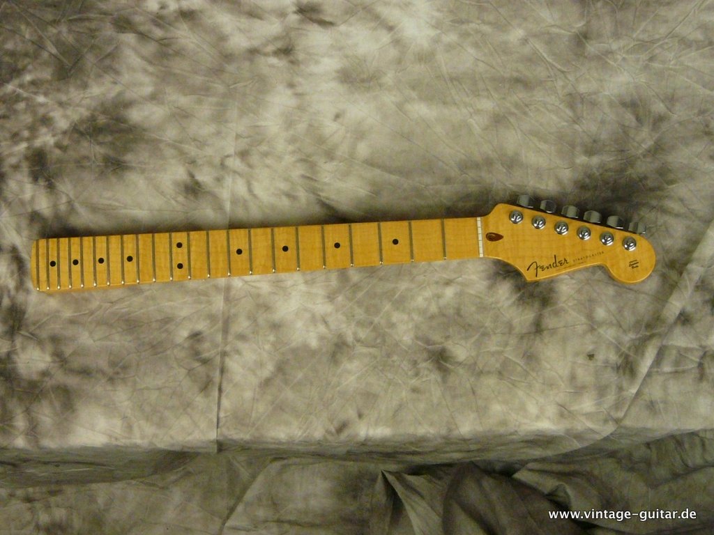 Fender-Custom-Shop-Neck-003.JPG
