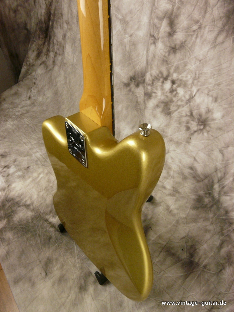 Fender_Jaguar_62Reissue_Aztec_Gold-008.JPG