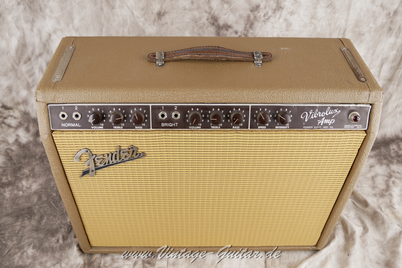 Fender-Vibrolux-Amp-1962-brown-tolex-002.JPG