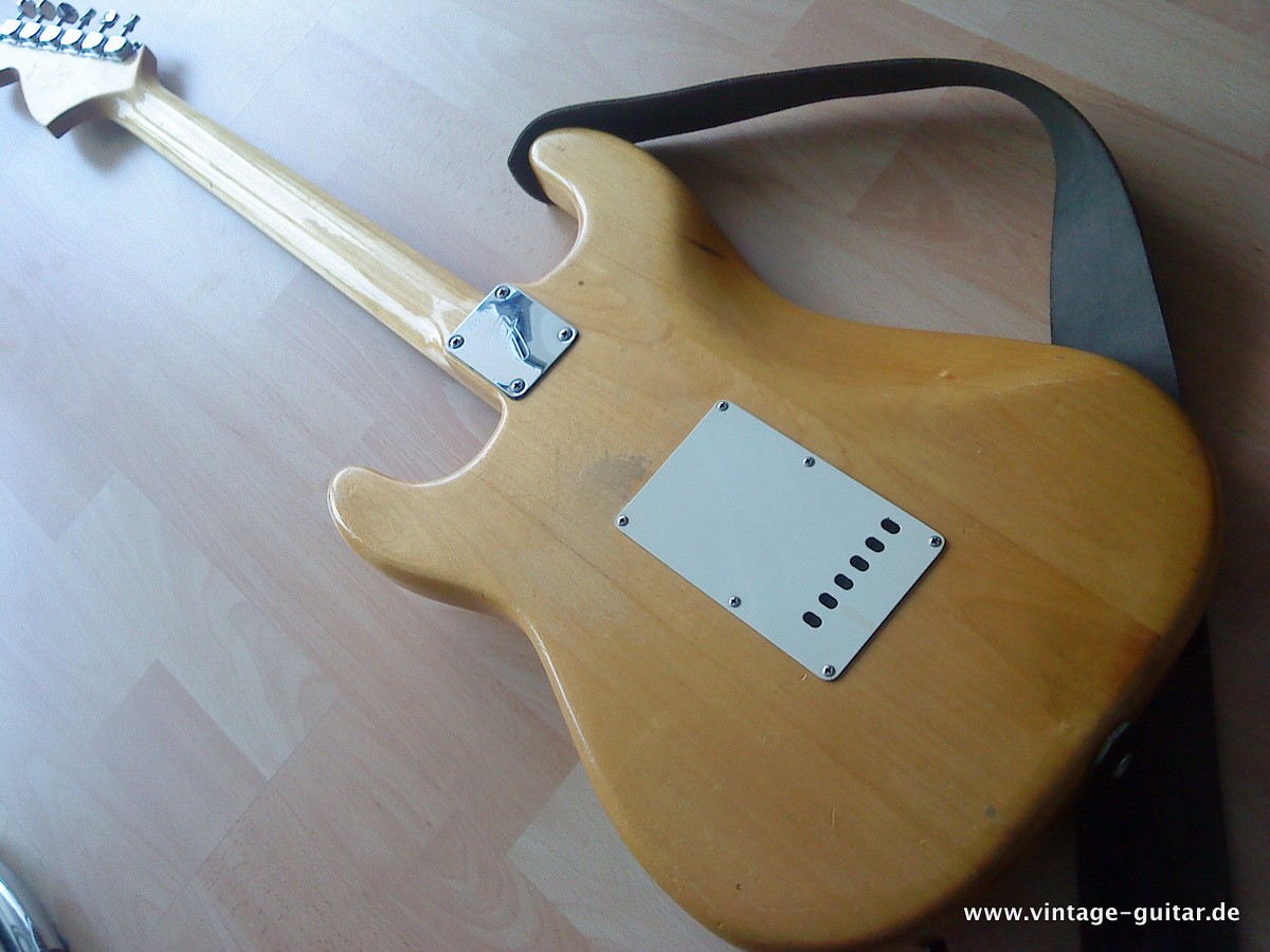 Fender-Stratocaster-1968-natural-002.jpg